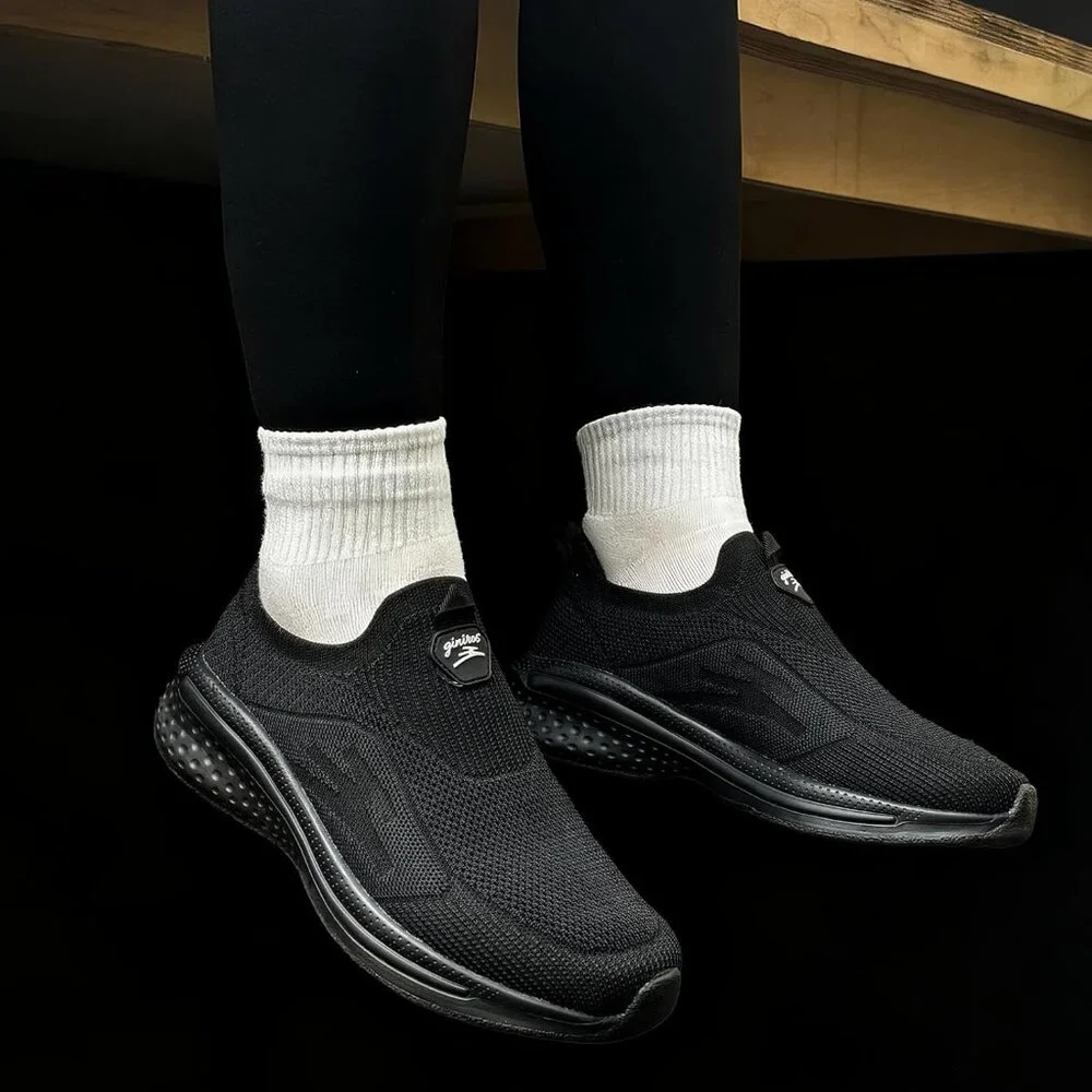 Women's Black Lightweight Comfort Workout Casual Non Slip Fashion Sneakers - Picture 2 of 6